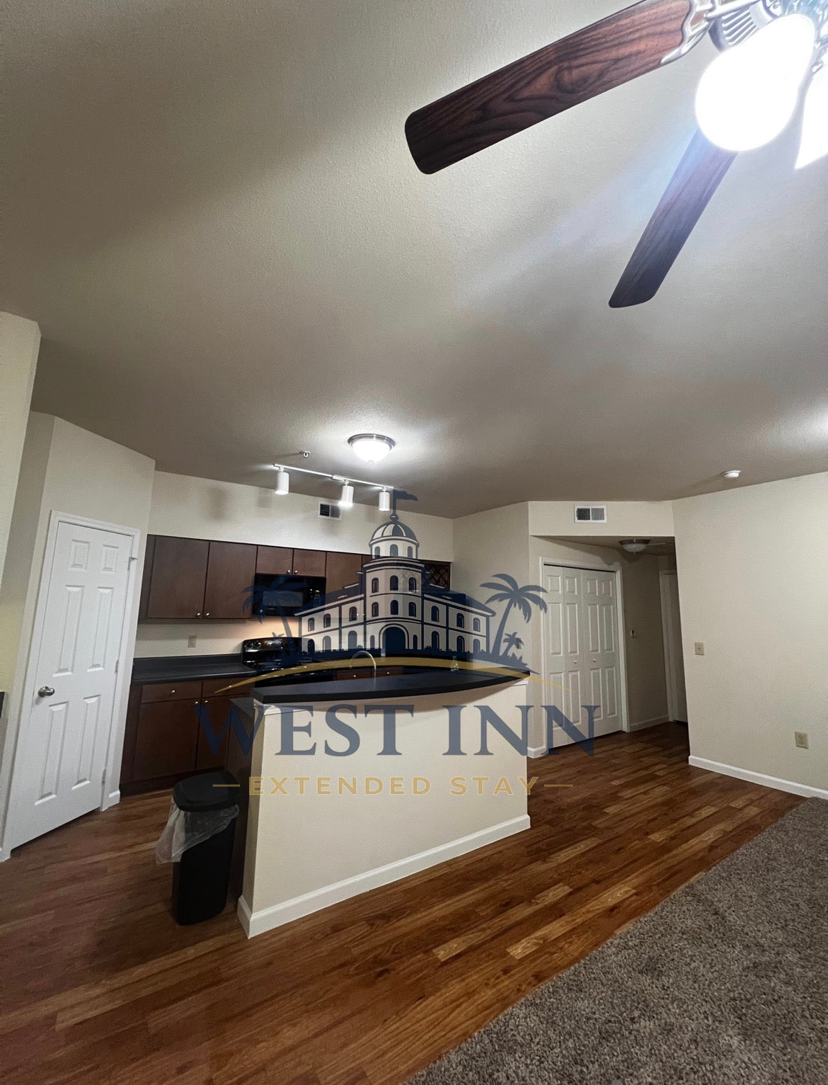 West Inn leigh $1600/Month